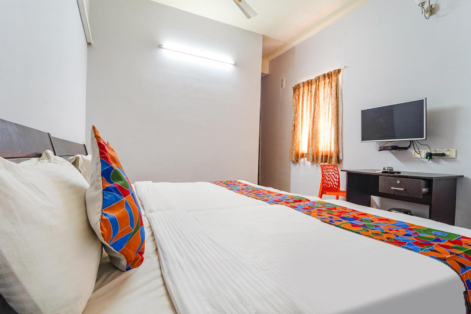 Fabexpress Its South East Residency Hotel Siruseri Kültér fotó
